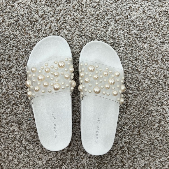 Madden Girl Shoes Nwt Madden Girl White Pearl Slides Poshmark
